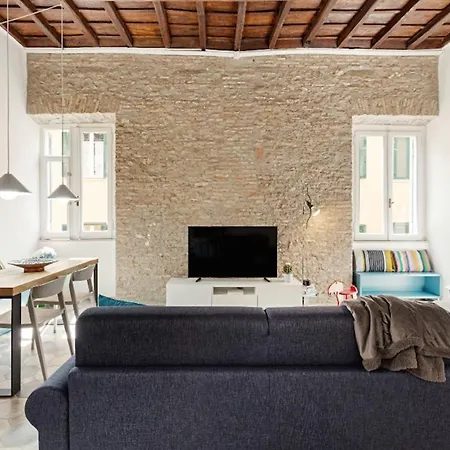 Sleek Flat 4 Guests 450mt From The Colosseum Rom